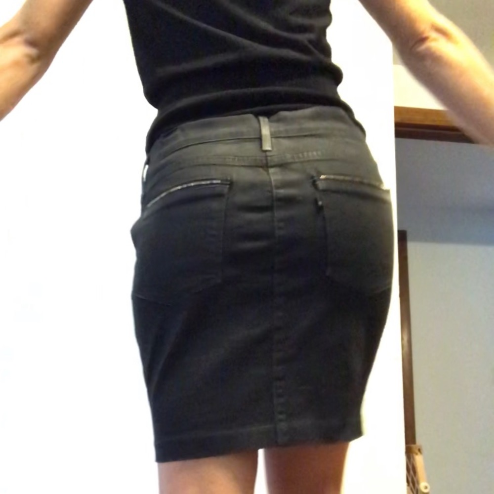 Levi’s Deep Blue Pencil Denim Skirt